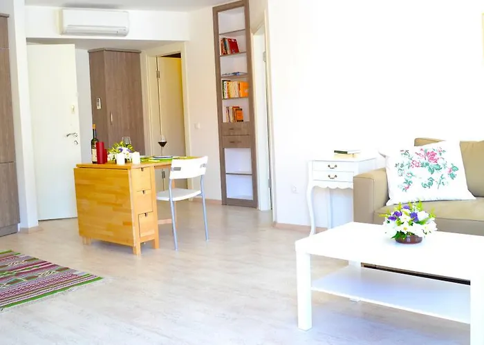 Sybelle Suites By Safiya *